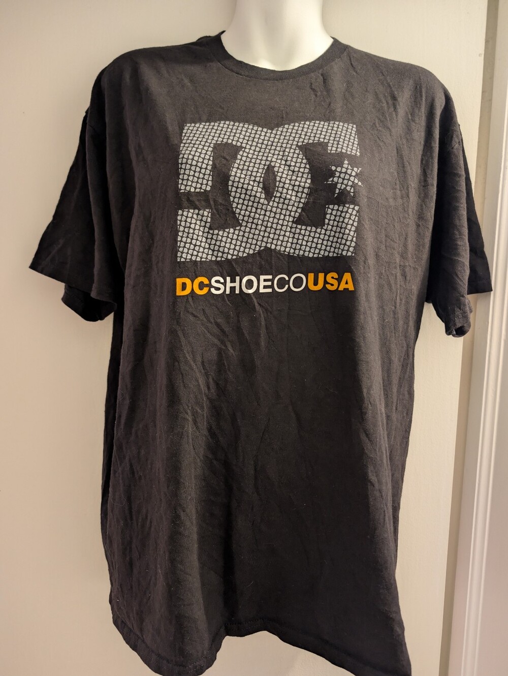 DC Shoes Black Logo Graphic Tee. Y2k. Large